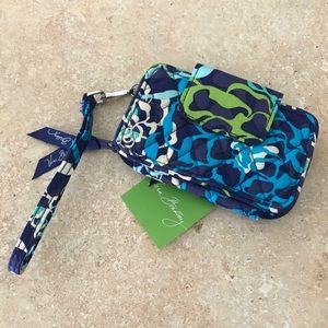NWT Vera Bradley Smartphone Wristlet 2.0
